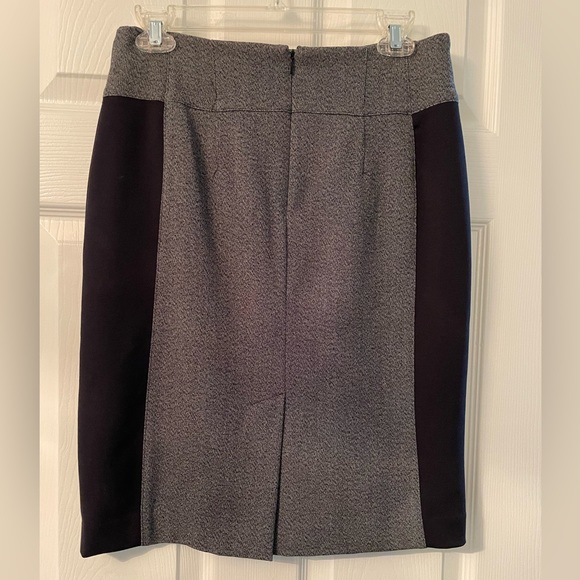 Sz 4. Van Heusen Studio Skirt - Picture 2 of 3